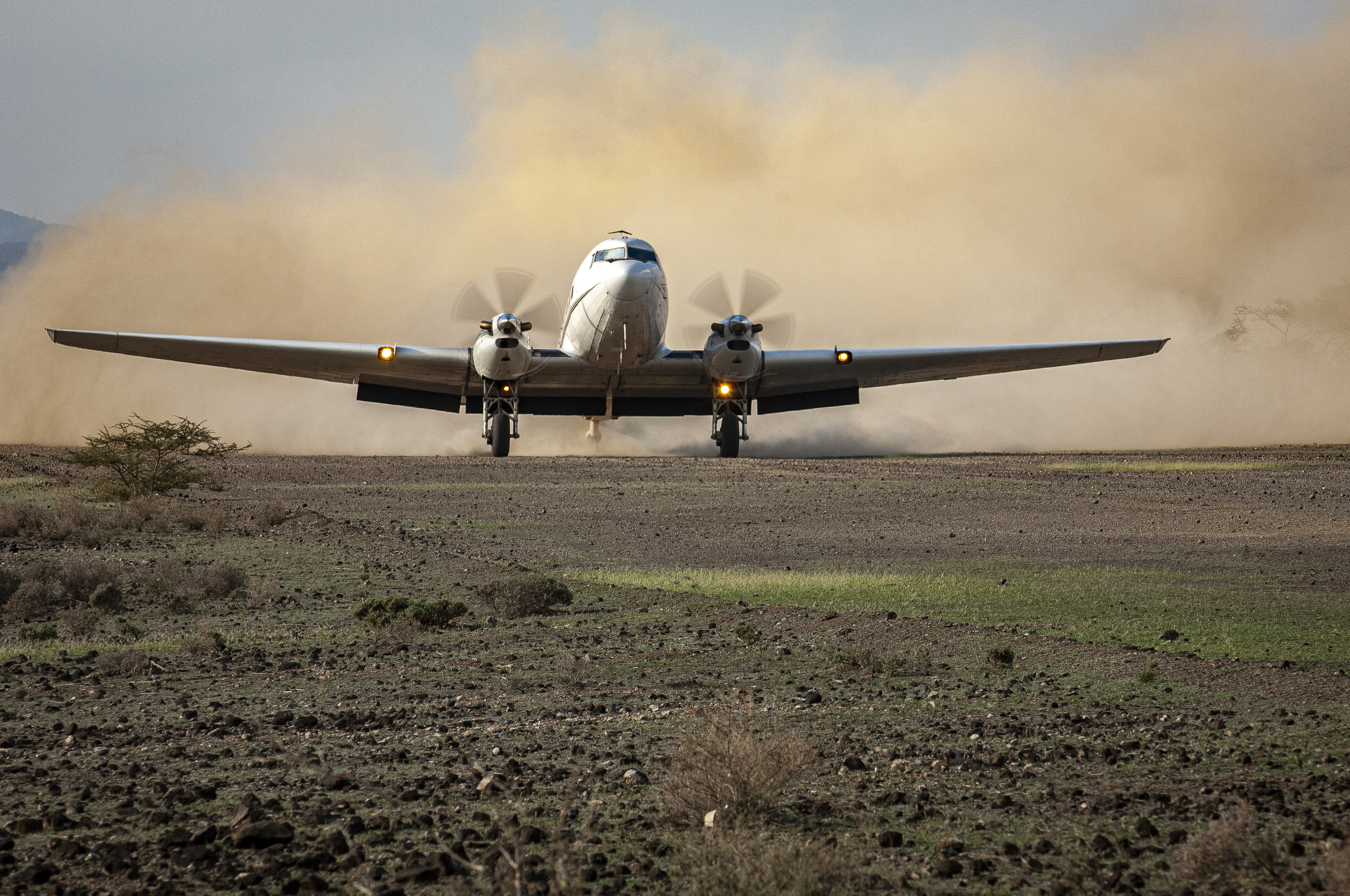 AIM Air: Samaritan's Purse DC-3 - Nirobie, Kenya