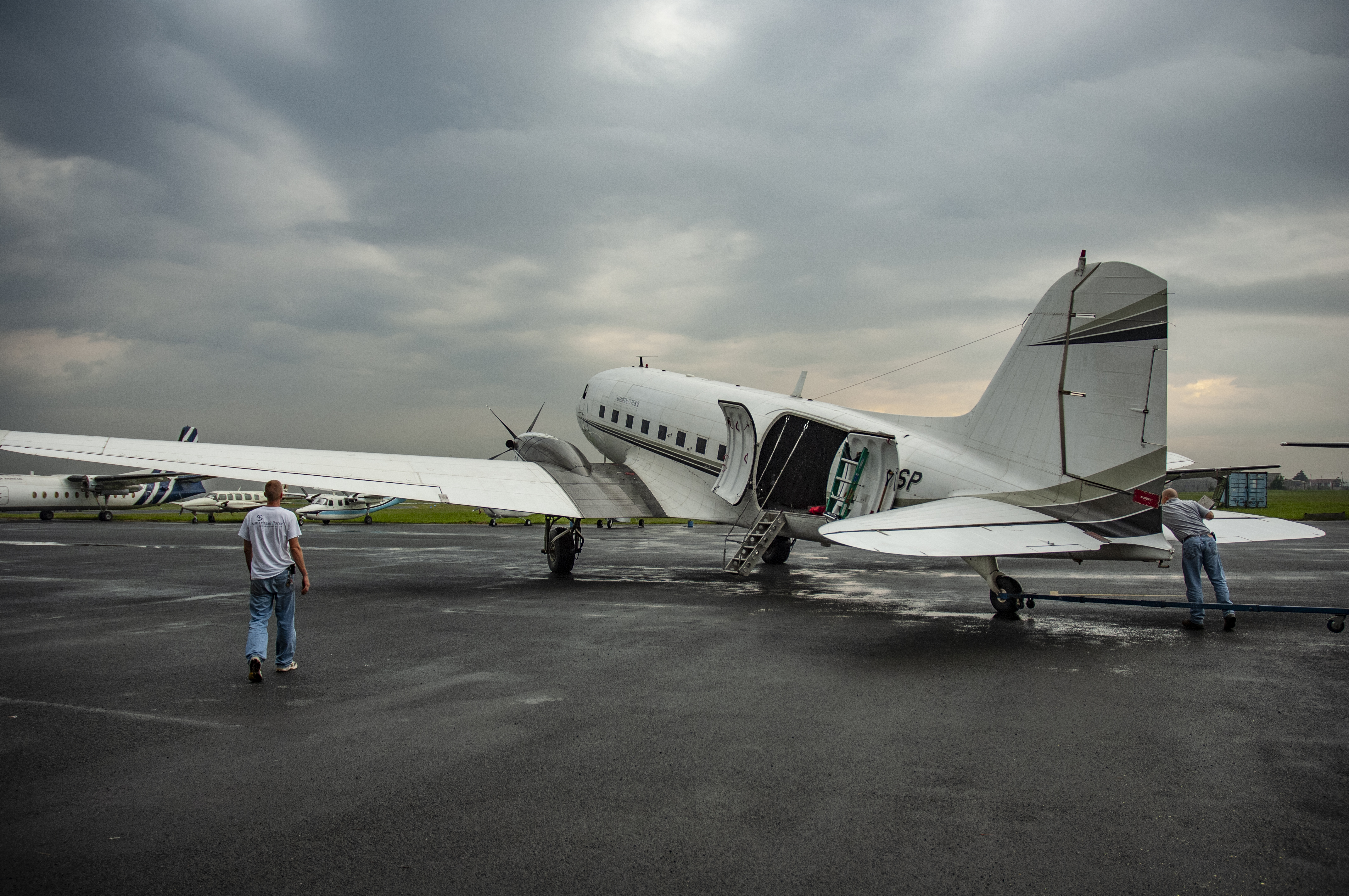 AIM Air: Samaritan's Purse DC-3 - Nirobie, Kenya