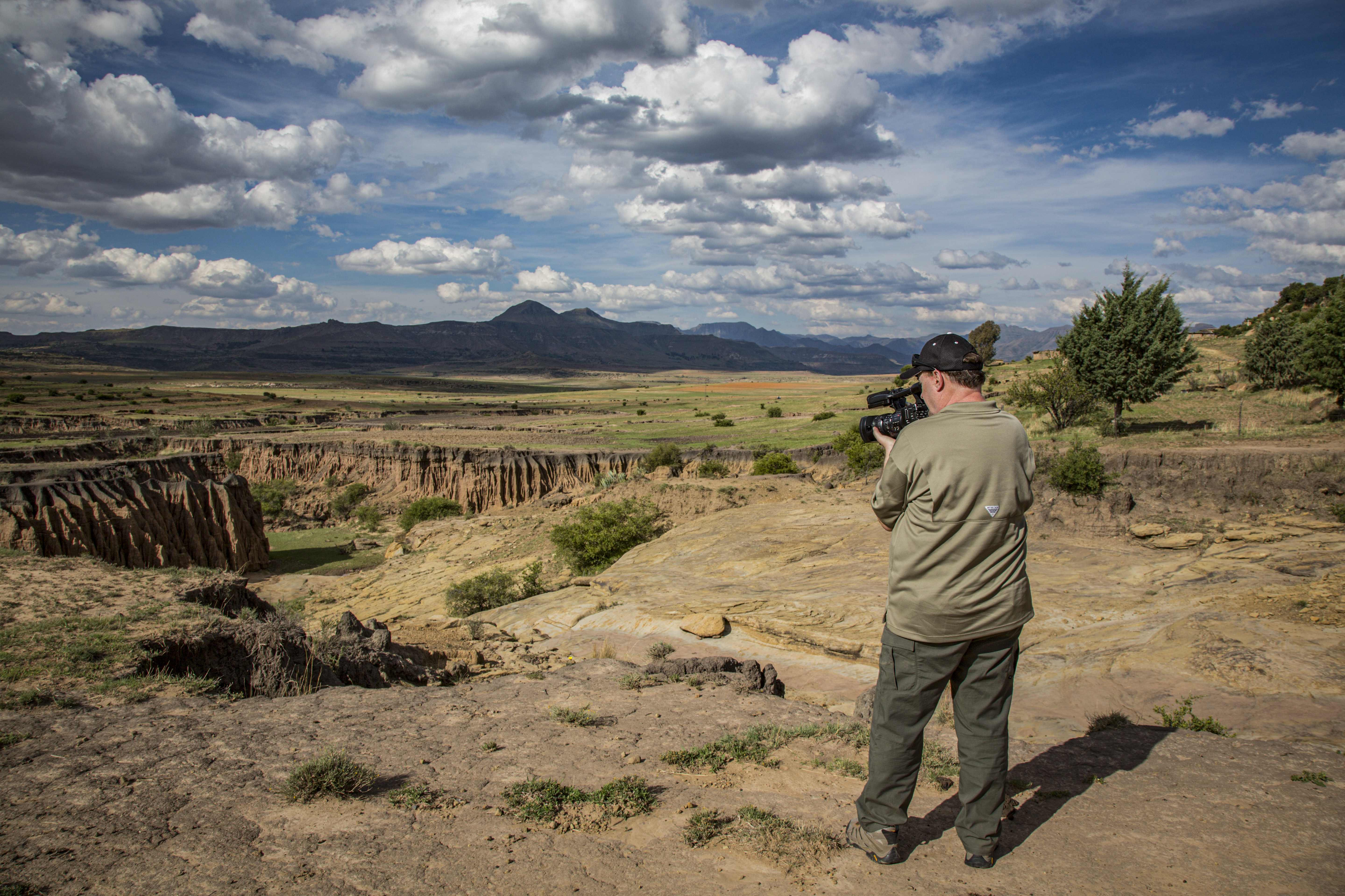 Filming soil errosion resulting from deep plowing