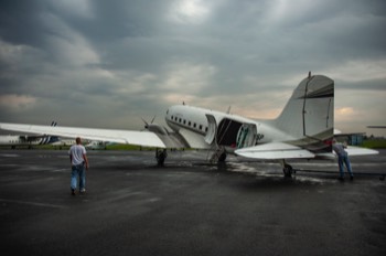 AIM Air: Samaritan's Purse DC-3 - Nirobie, Kenya